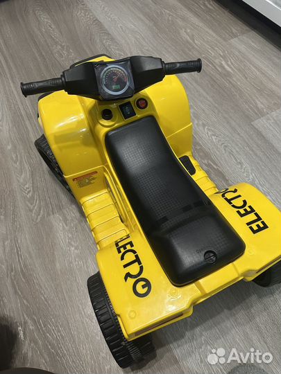 Машина для детей на аккумуляторе