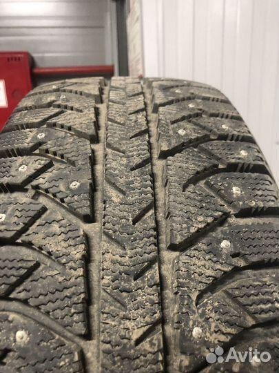 Bridgestone Ice Cruiser 7000S 235/55 R17 99T