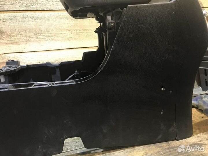 Консоль центральная Kia Sportage