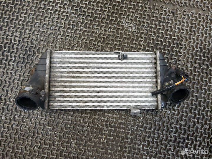 Радиатор интеркулера Hyundai i30, 2012