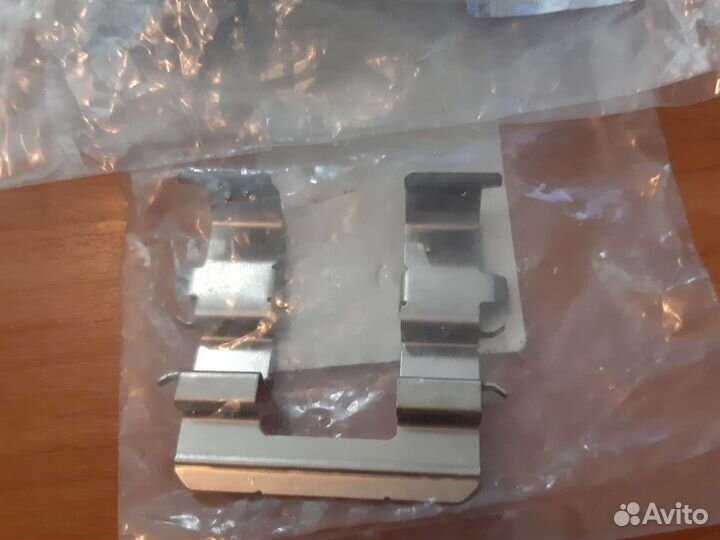 Прижимная пластина задних тормозных колодок KIA