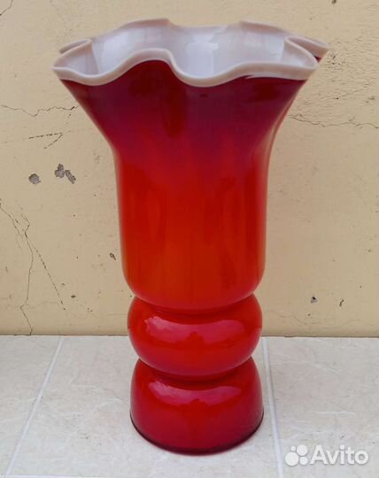 Ваза завода красный май