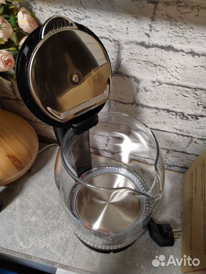 Чайник электрический с подсветкой новый