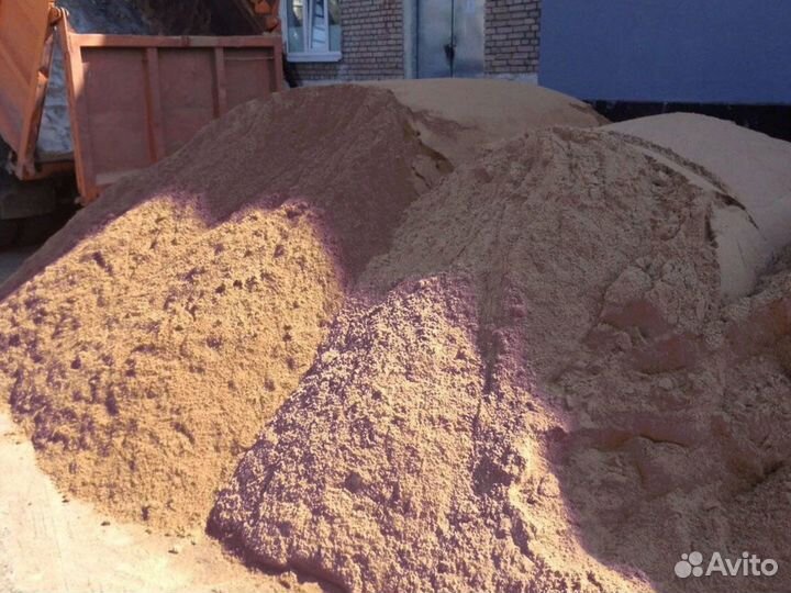 Песок строительный для строительства от трех кубов