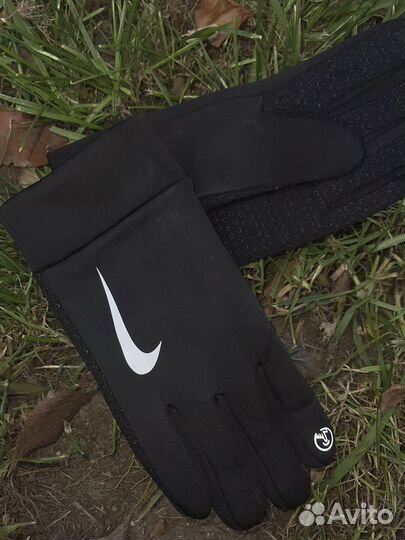Перчатки Nike + высокие носки Nike