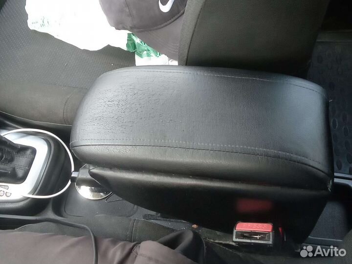 Подлокотник для volkswagen polo