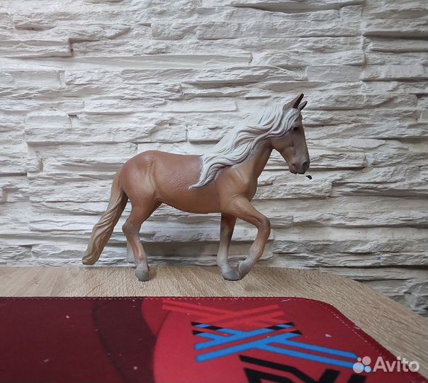 Лошади Papo и Schleich