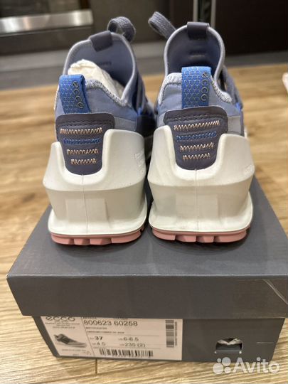 Кроссовки Ecco 37,5- 38 размер