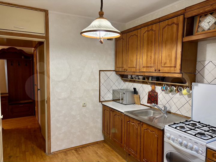 2-к. квартира, 51 м², 1/9 эт.