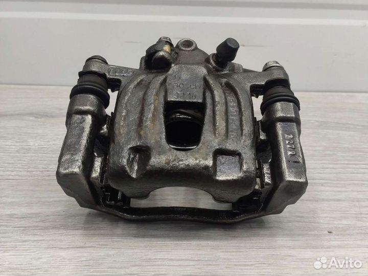 Суппорт задний правый Mercedes vito w639