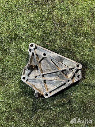 Кронштейн генератора Z13 DTJ