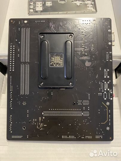 Материнская плата am4