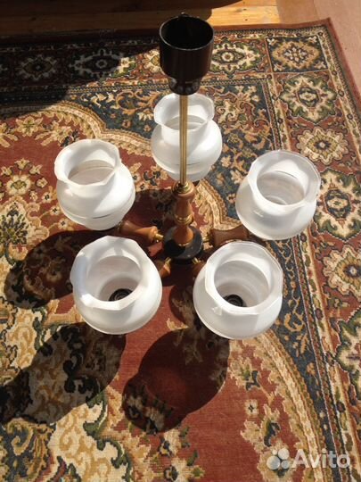 Люстра винтажная с плафонами