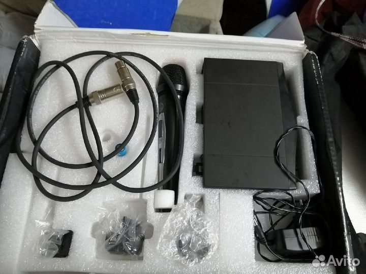 Микрофон akg perception wireless 45