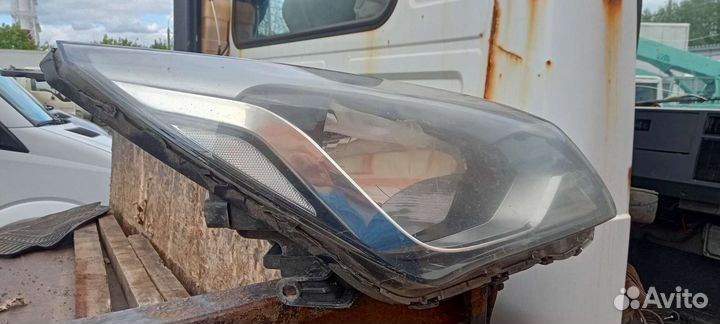 Фара на hyundai solaris 2014