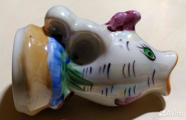Фарфоровая статуэтка 