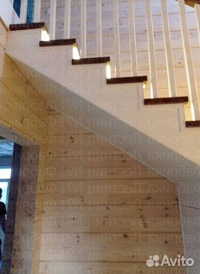 Лестница на металлическом каркасе