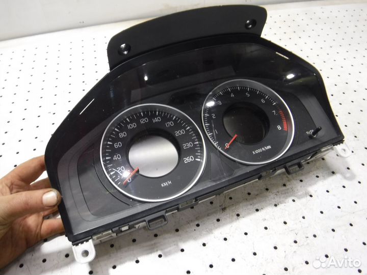 Панель приборов Volvo S60 2