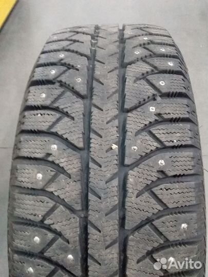 Bridgestone Ice Cruiser 7000S 205/60 R16 92T