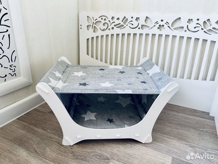 Лежанки, домики, родилки, комплексы для кошек