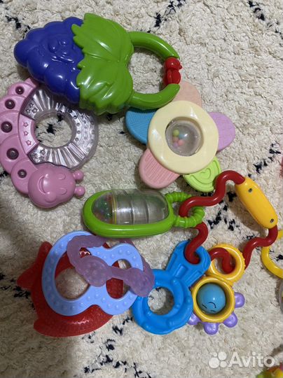 Погремушки и грызунки игрушки