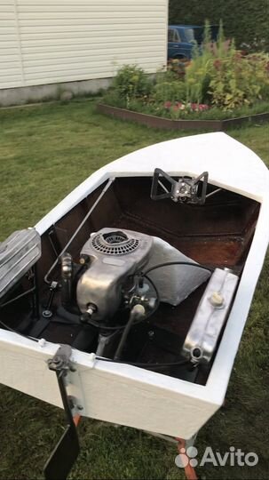 Катер одноместный с рулевым управлением, 5л.с