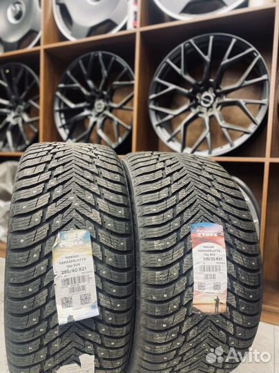 Nokian Tyres Hakkapeliitta 10p 285/40 R21 и 315/35 R21