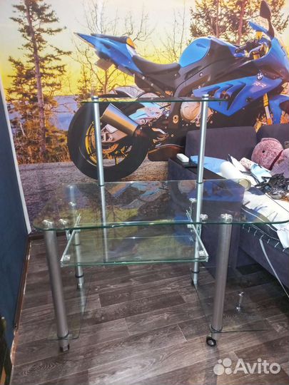 Компьютерный стол стеклянный
