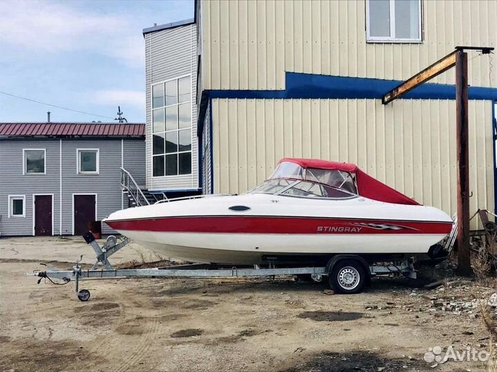 Американский катер Stingray 200cs