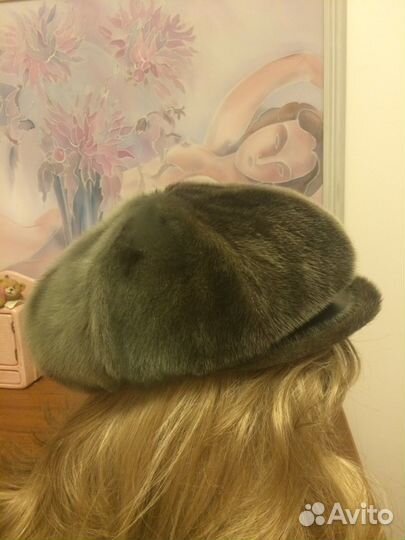 Шапка берет женский из меха нерпы, цвет серозелены