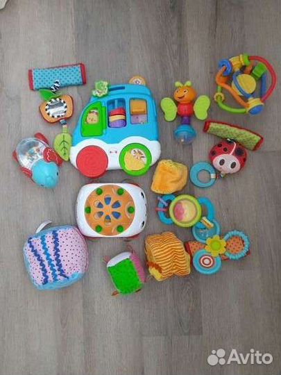 Развивающие игрушки пакетом
