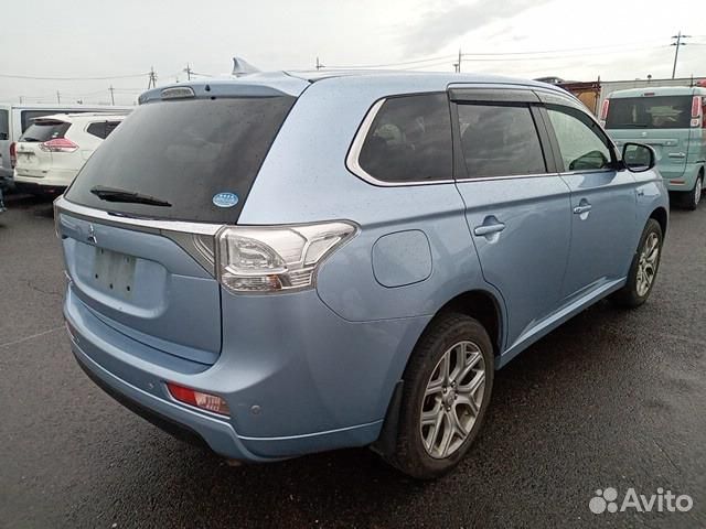 Крепление аккумулятора Mitsubishi Outlander Phev