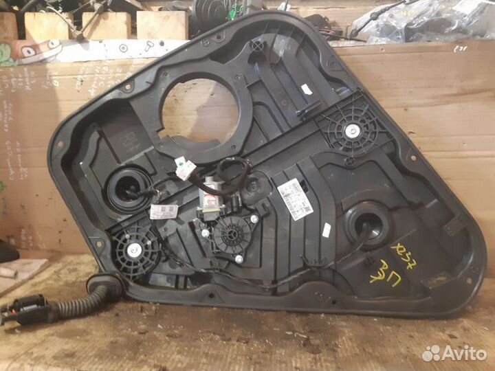 Стеклоподъемник электр. задний правый Hyundai Tucs