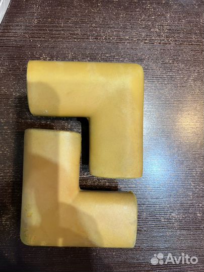 Защитные уголки для стола