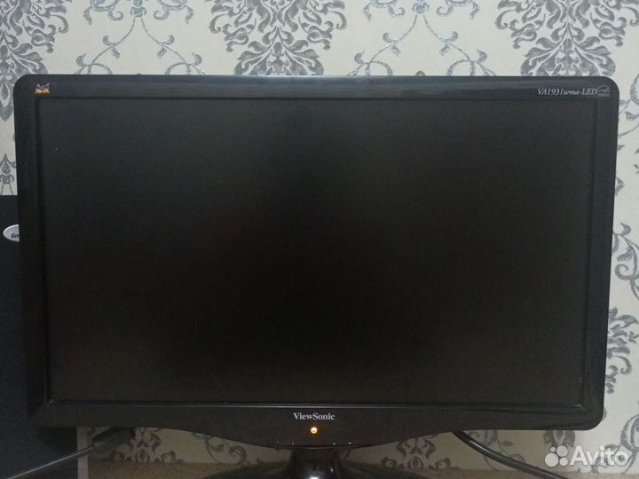 Монитор Viewsonic, подарок Колонки Genius