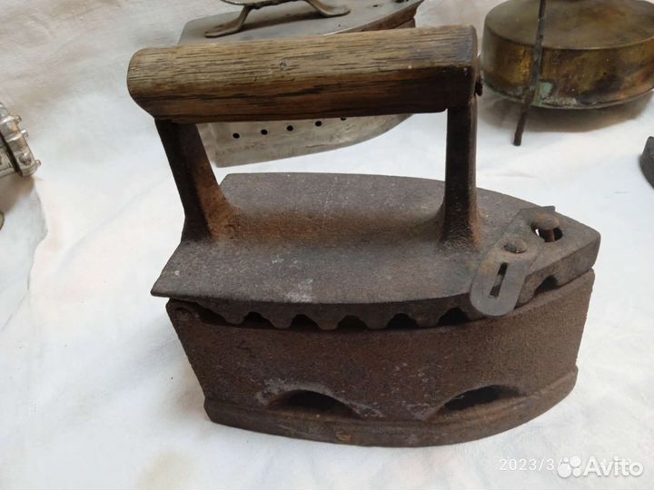 Утюги и ступки антикварные и советские