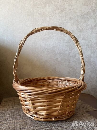 Корзина плетеная новая