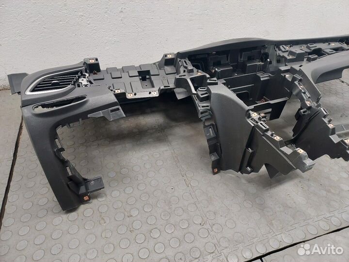 Панель передняя салона Chevrolet Trax, 2021
