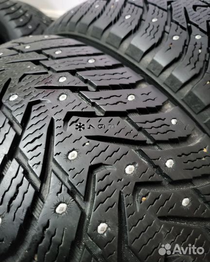 Nokian Tyres Hakkapeliitta 8 SUV 215/60 R17 100T