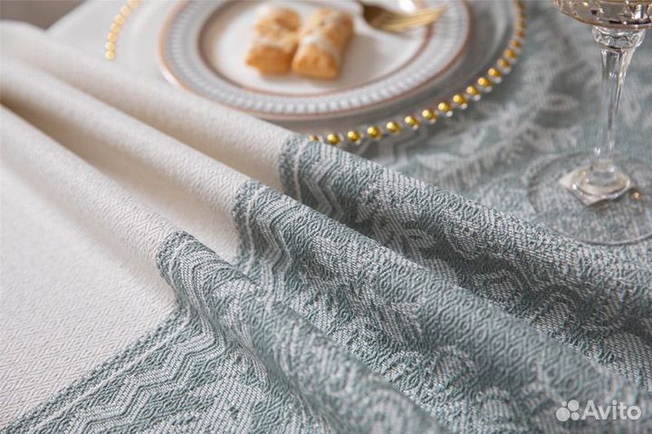 Скатерть новогодняя новая 140 на 140; 220; 300 см