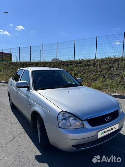 LADA Priora 1.6 МТ, 2011, 200 300 км