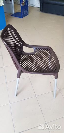 Стулья для кафе и дома