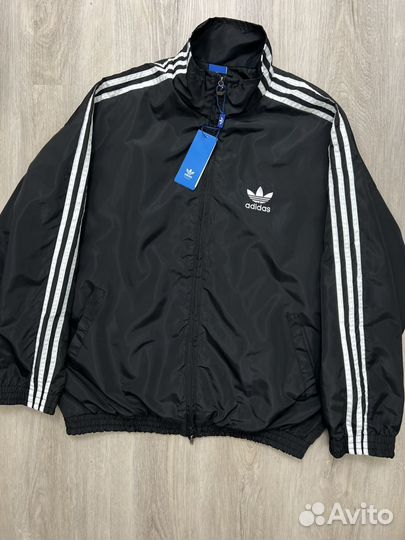 Мужская ветровка adidas