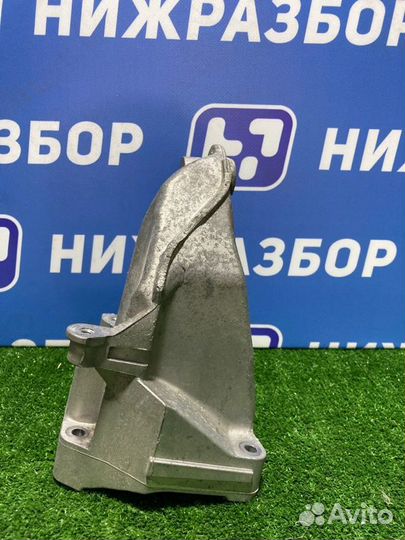 Кронштейн двигателя левый Mercedes Glc W253 OM651