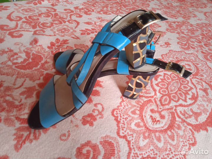 Отдам босоножки