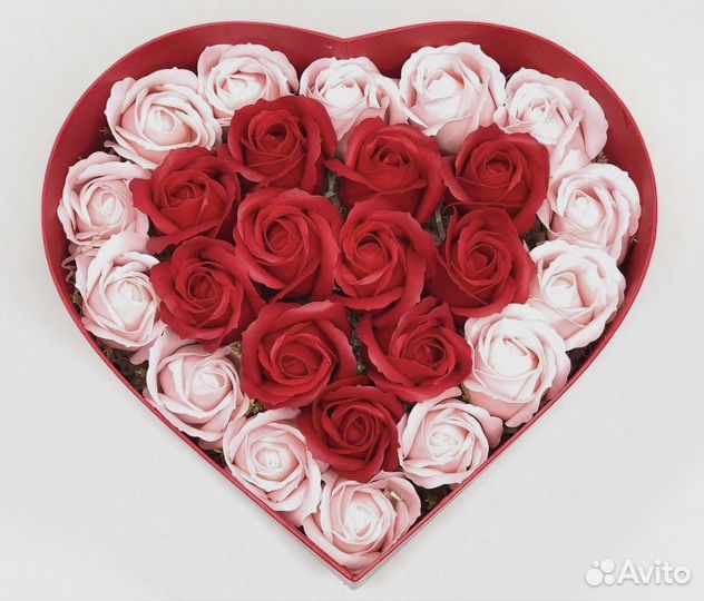 Букет из 25 мыльных роз в коробке в форме сердца