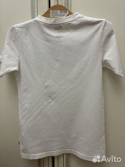 Футболка Levi's