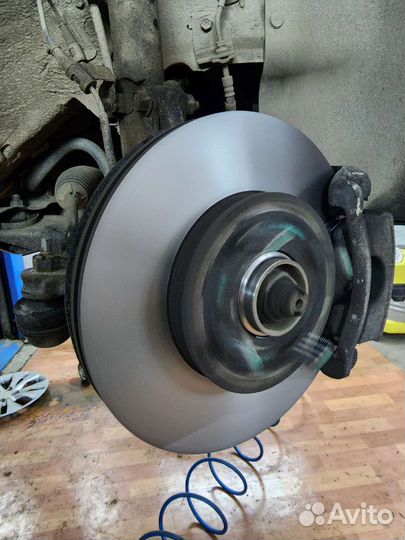 Проточка тормозных дисков на автомобиле