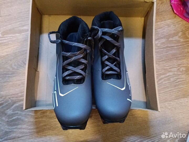 Лыжные ботинки