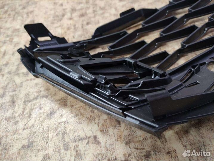 Решетка радиатора Lexus NX F-Sport 2014-2018г